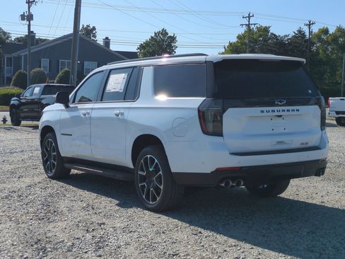 New 2026 Chevrolet Suburban RST w/ RST Capability Package AWD/4WD image 7