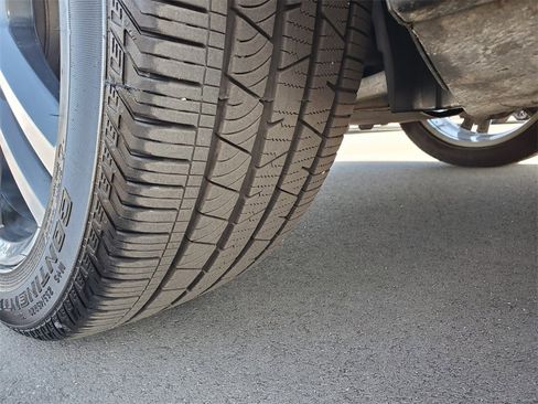 Used 2019 Volvo XC60 T5 Momentum w/ Multimedia Package image 23