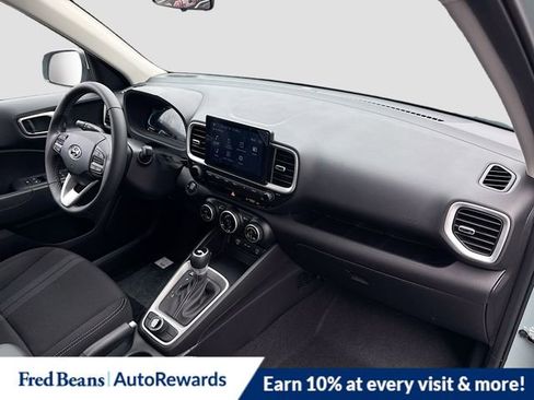 New 2025 Hyundai Venue SEL image 30
