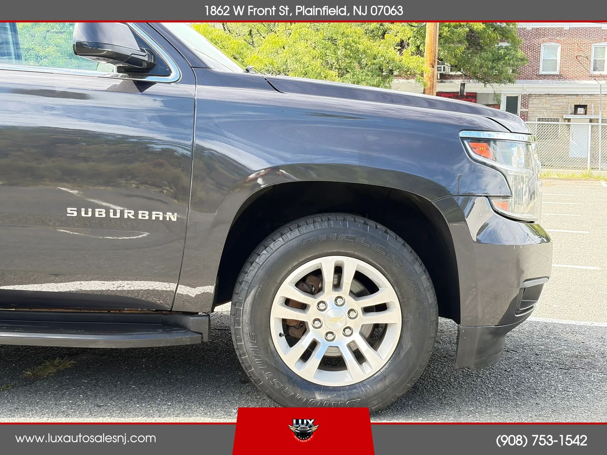 Used 2018 Chevrolet Suburban LT w/ Luxury Package AWD/4WD image 10
