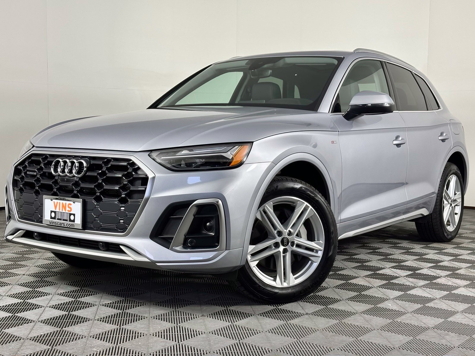 Used 2024 Audi Q5 e Premium Plus AWD/4WD image 36