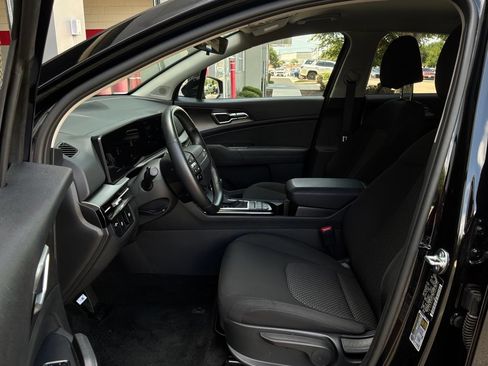Used 2026 Kia Sportage LX FWD image 10