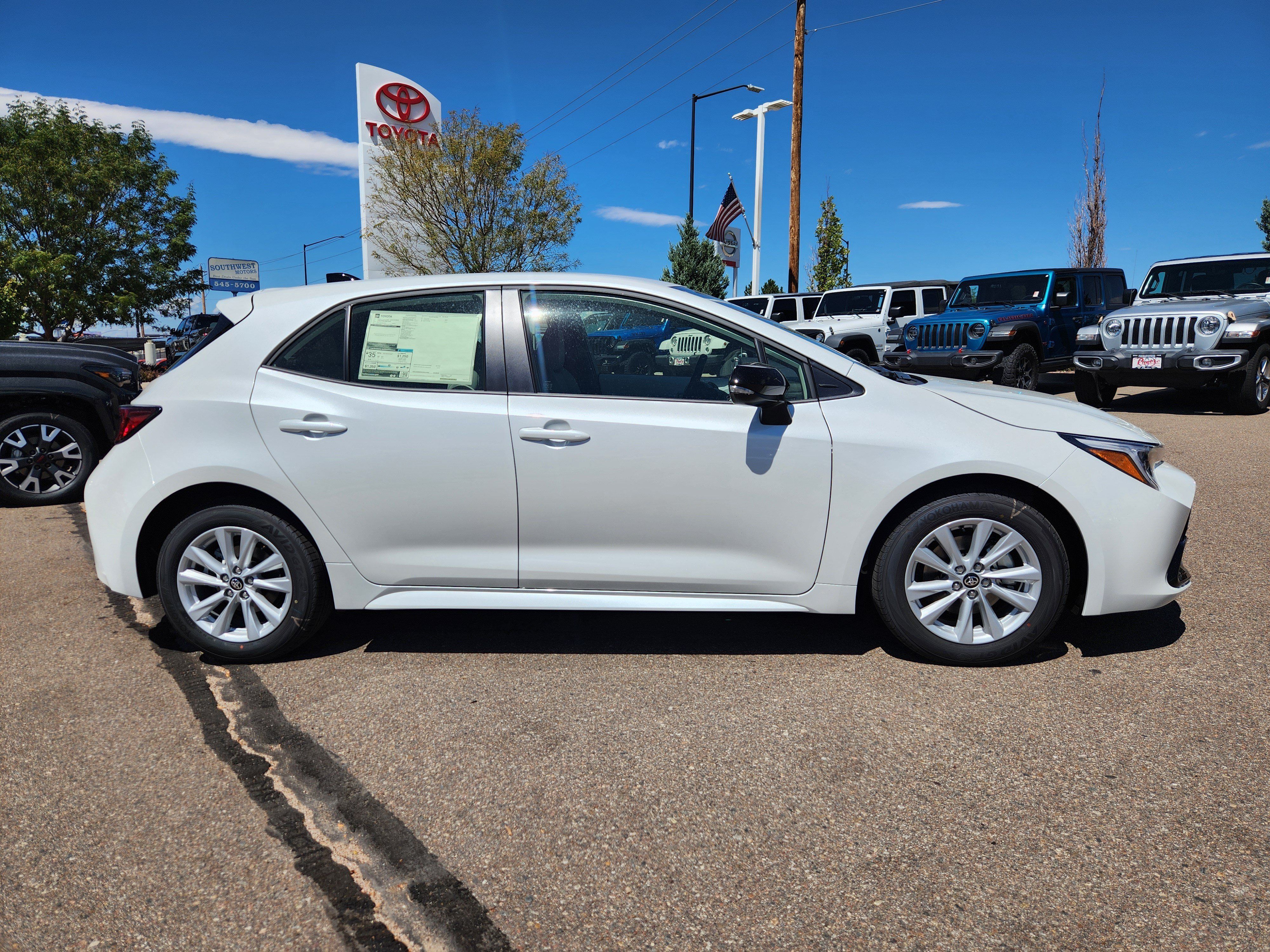 New 2027 Toyota Corolla SE FWD image 2