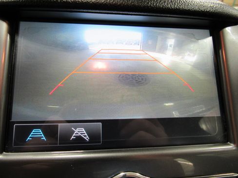 Used 2018 Chevrolet Cruze LT w/ Convenience Package image 22