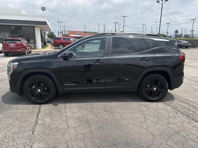 Used 2023 GMC Terrain SLE w/ Driver Convenience Package FWD image 9
