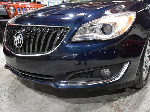 Used 2016 Buick Regal image 5