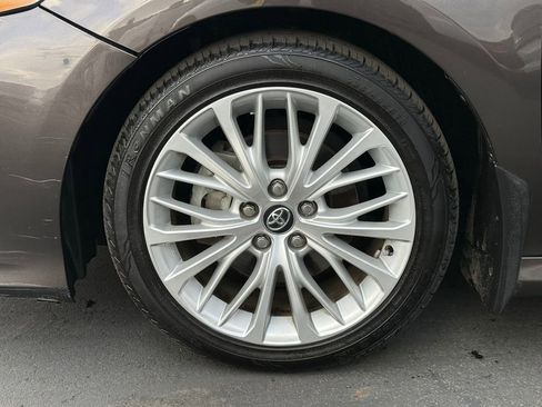 Used 2020 Toyota Camry XLE FWD image 14