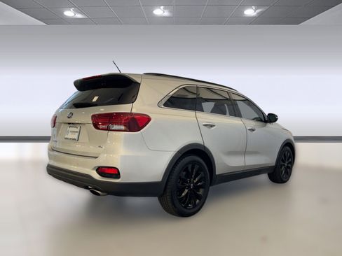 Used 2020 Kia Sorento S image 9