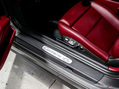 Used 2019 Porsche 911 Carrera 4S image 27