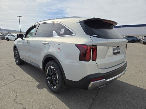 New 2026 Kia Sorento S FWD image 4