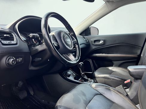 Used 2018 Jeep Compass Limited AWD/4WD image 2