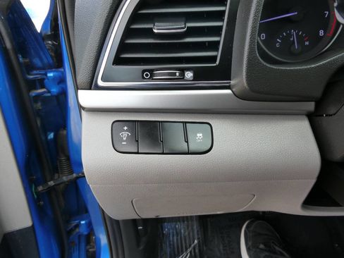 Used 2017 Hyundai Elantra SE FWD image 20