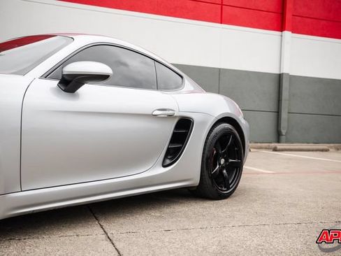 Used 2017 Porsche 718 Cayman RWD image 28
