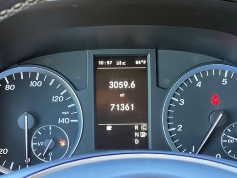 Used 2018 Mercedes-Benz Metris Passenger image 30