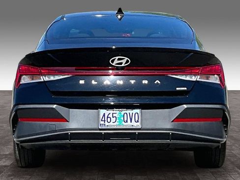 Used 2025 Hyundai Elantra SEL FWD image 6