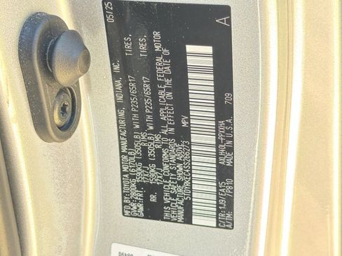 Used 2025 Toyota Sienna XLE FWD image 31
