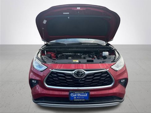 Used 2020 Toyota Highlander Platinum image 4