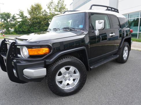 Used 2010 Toyota FJ Cruiser 4WD image 3
