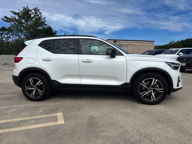 Certified 2024 Volvo XC40 B5 Core AWD/4WD image 10