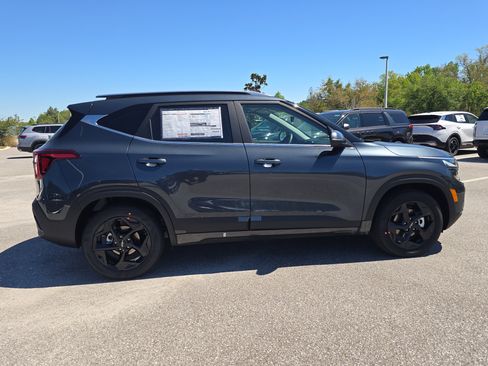 New 2026 Kia Seltos EX image 9