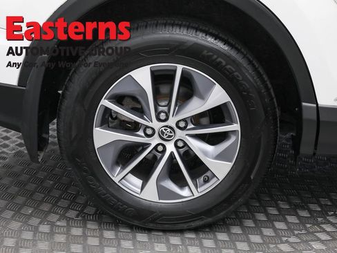 Used 2018 Toyota RAV4 XLE w/ Convenience Package image 30