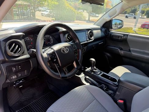 Used 2022 Toyota Tacoma SR AWD/4WD image 15