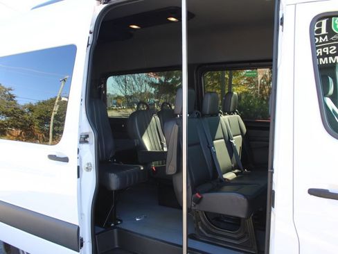 Used 2022 Mercedes-Benz Sprinter 1500 image 31