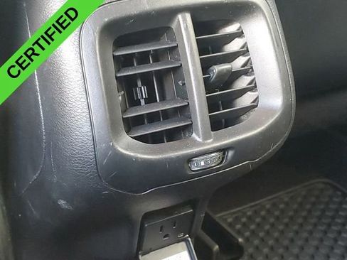 Used 2017 Jeep Cherokee Trailhawk w/ Comfort & Convenience Group AWD/4WD image 20
