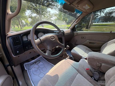 Used 2004 Toyota Tacoma 4x4 Xtracab V6 w/ SR5 Pkg image 13
