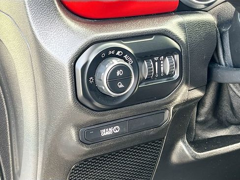 Certified 2021 Jeep Gladiator Rubicon image 10