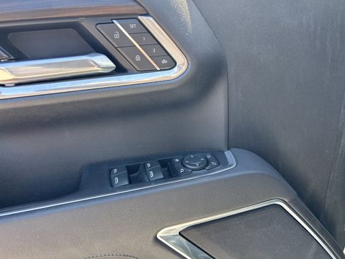 Used 2025 GMC Sierra 1500 SLT image 12