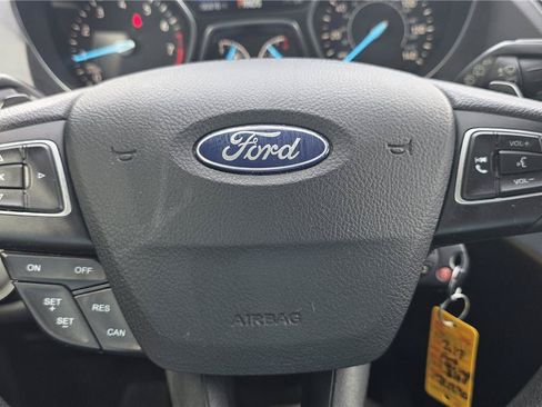 Used 2017 Ford Escape SE FWD image 16