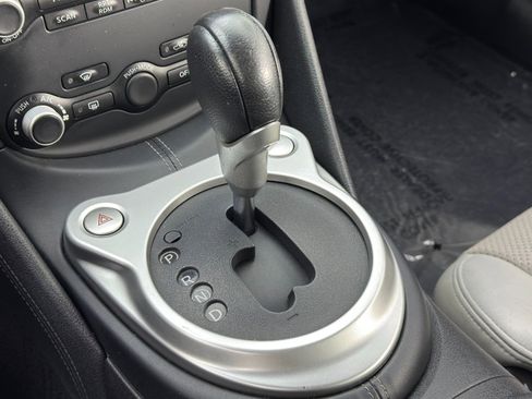 Used 2011 Nissan 370Z Touring image 29