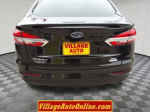 Used 2019 Ford Fusion SE w/ Equipment Group 151A image 12