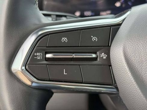 Used 2024 Chevrolet Traverse LT AWD/4WD image 24
