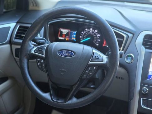 Used 2020 Ford Fusion SE image 36