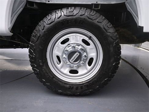 Used 2022 Ford F250 XL w/ Power Equipment Group image 13