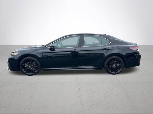 Used 2023 Toyota Camry XSE image 11