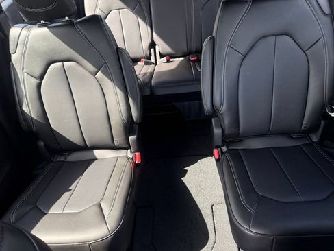 New 2027 Chrysler Pacifica Select w/ Family Tech Group FWD image 30