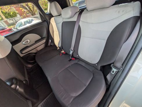 Used 2016 Kia Soul FWD image 18