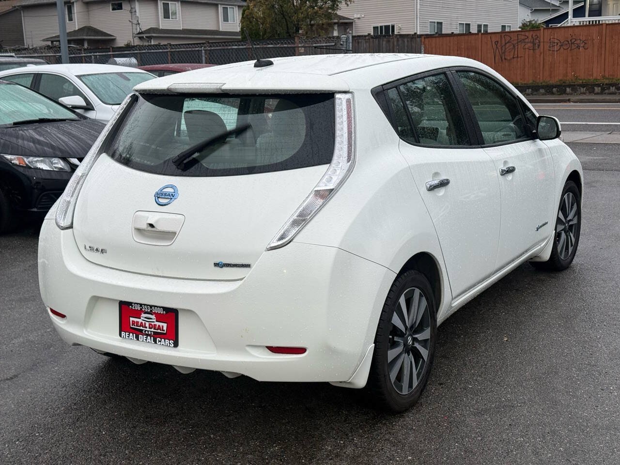 Used 2016 Nissan Leaf SV w/ Premium Package FWD image 4