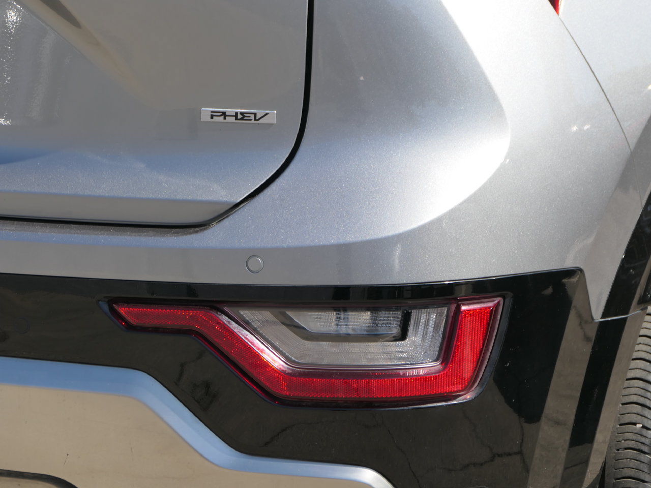 Certified 2024 Kia Niro SX Touring FWD image 3