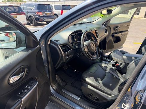 Used 2020 Jeep Cherokee Limited AWD/4WD image 11