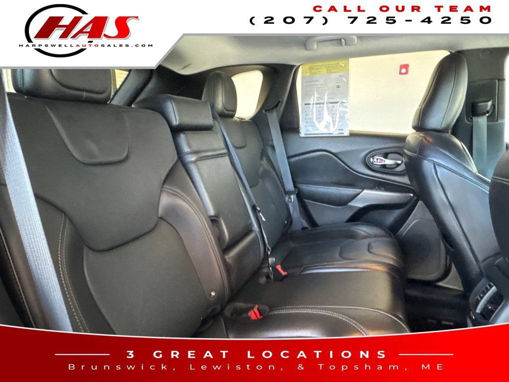 Used 2019 Jeep Cherokee Limited AWD/4WD image 11