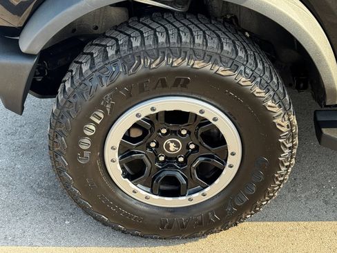 Used 2023 Ford Bronco Big Bend w/ Sasquatch Package AWD/4WD image 47