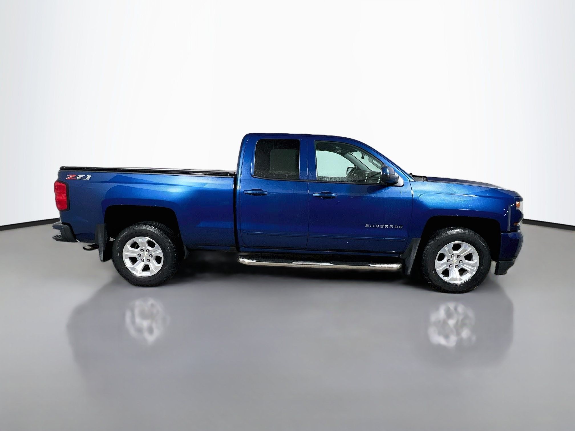 Used 2019 Chevrolet Silverado 1500 LT w/ All Star Edition AWD/4WD image 3