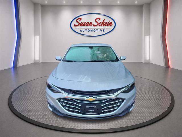 Used 2022 Chevrolet Malibu LT FWD image 2