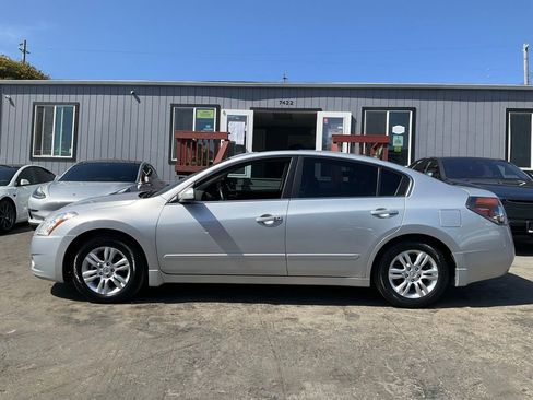 Used 2010 Nissan Altima 2.5 S w/ Convenience Plus Pkg image 5