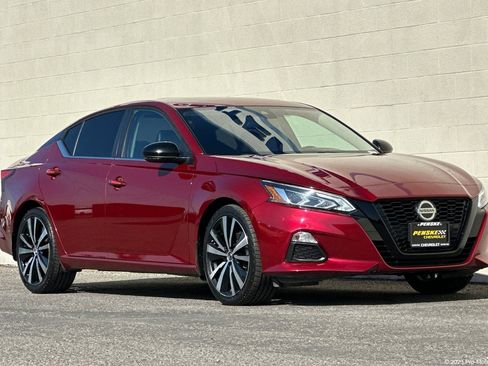 Used 2021 Nissan Altima 2.5 SR w/ SR Premium Package image 1