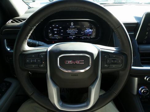 Used 2023 GMC Yukon SLT w/ SLT Premium Package image 42